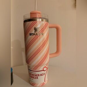 Stanley Strawberry Twist 30oz Quencher H2.0 Tumbler